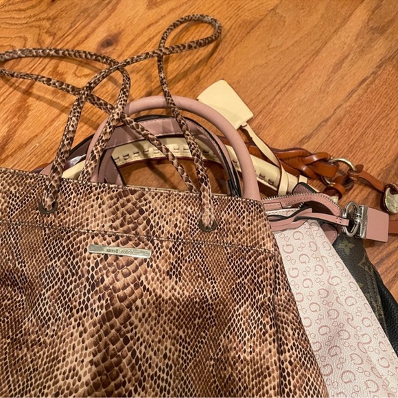 Bundle of 4 Handbag Purses Brown Snake Print Pink Guess Dooney Bourke Lot - Picture 7 of 11